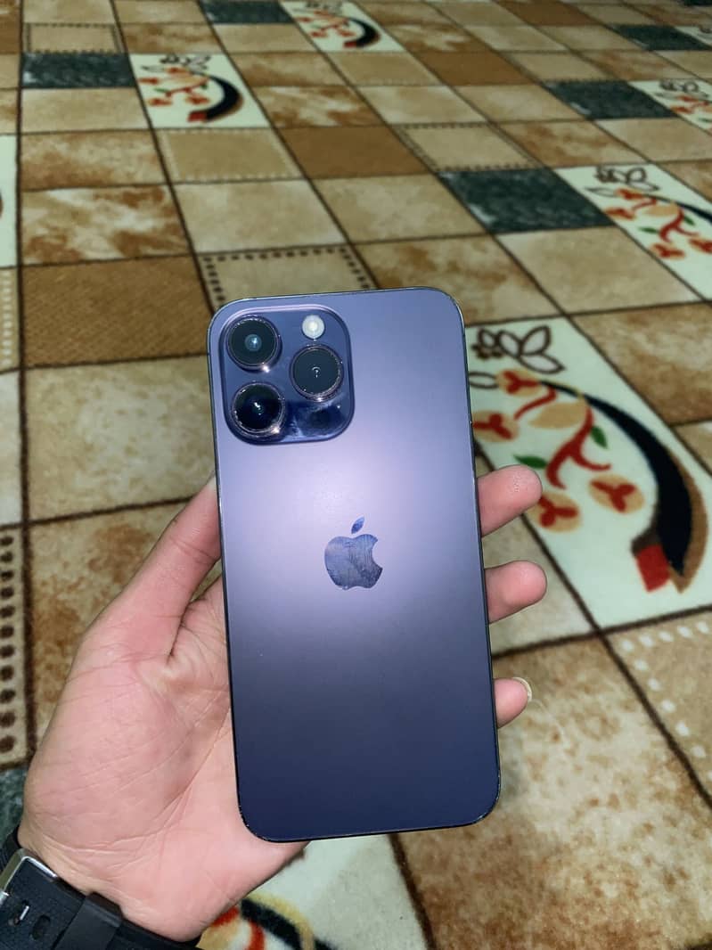 Apple iPhone 14 Pro Max 0