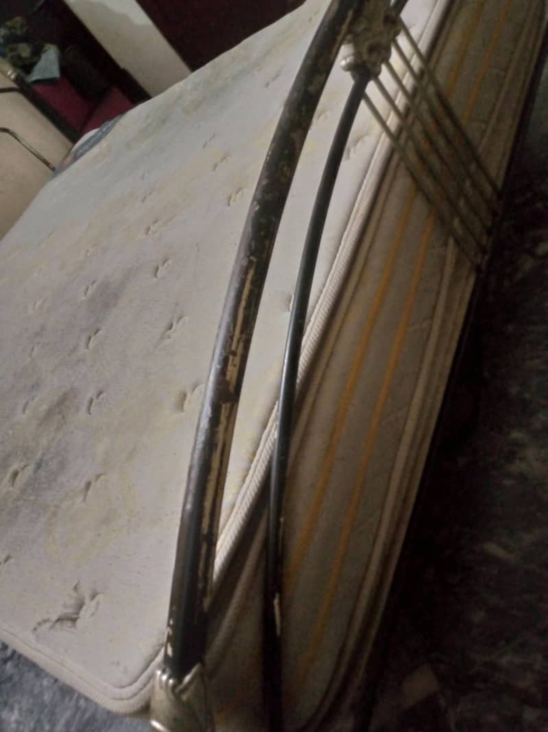 iron bed 1