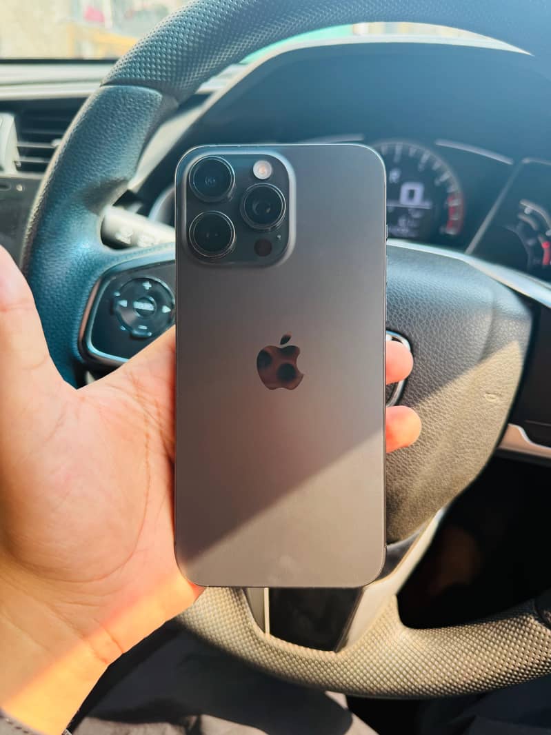 Apple iPhone 15 Pro Max 6