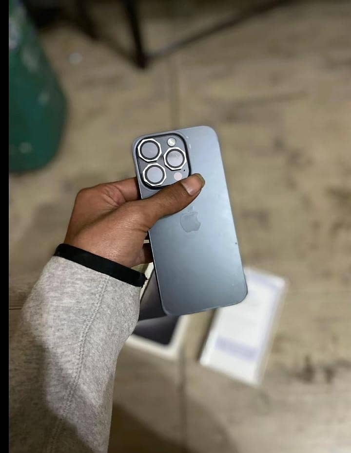 Apple iPhone 15 Pro 1