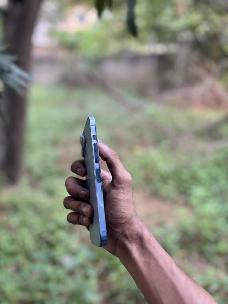 Apple iPhone 13 Pro Max 8