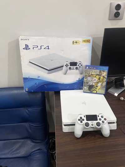 Ps4 Slim white with box