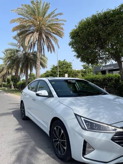 Hyundai Elantra 2023