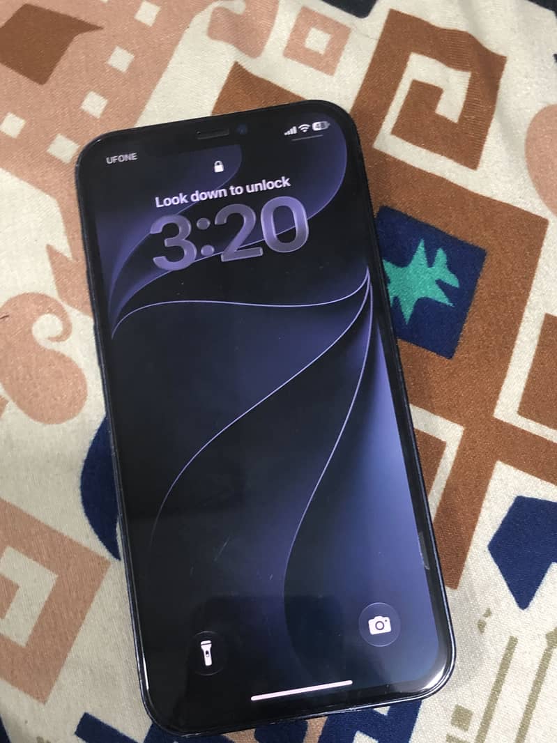 Apple iPhone 12 1