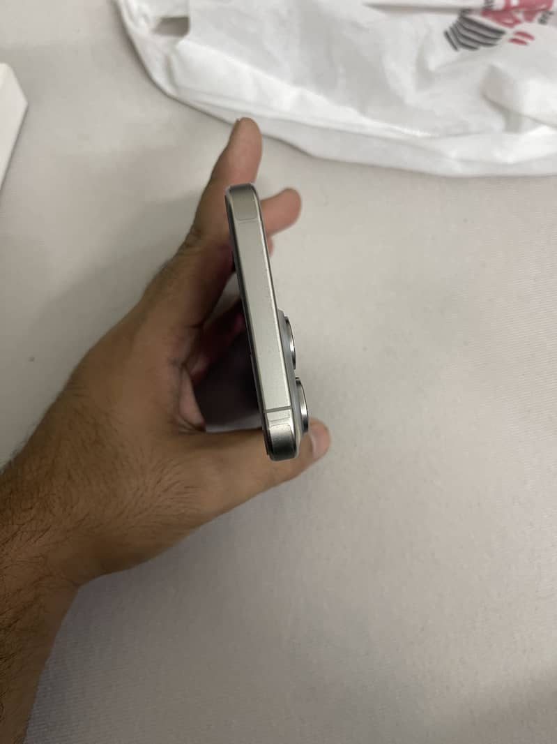 Apple iPhone 15 Pro Max 5