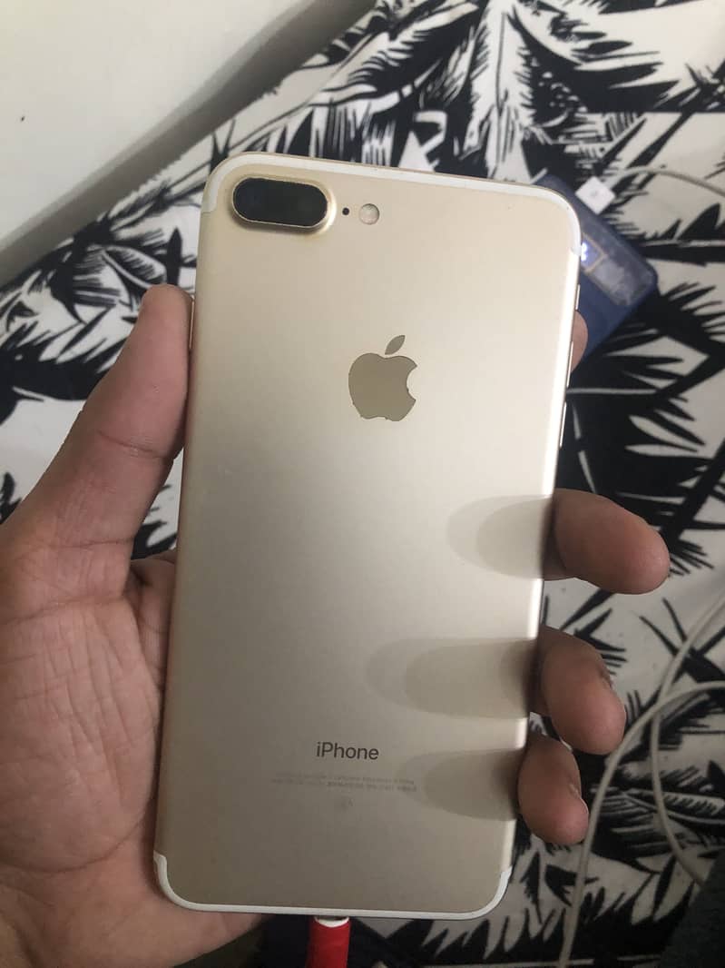 Apple iPhone 7 Plus 0