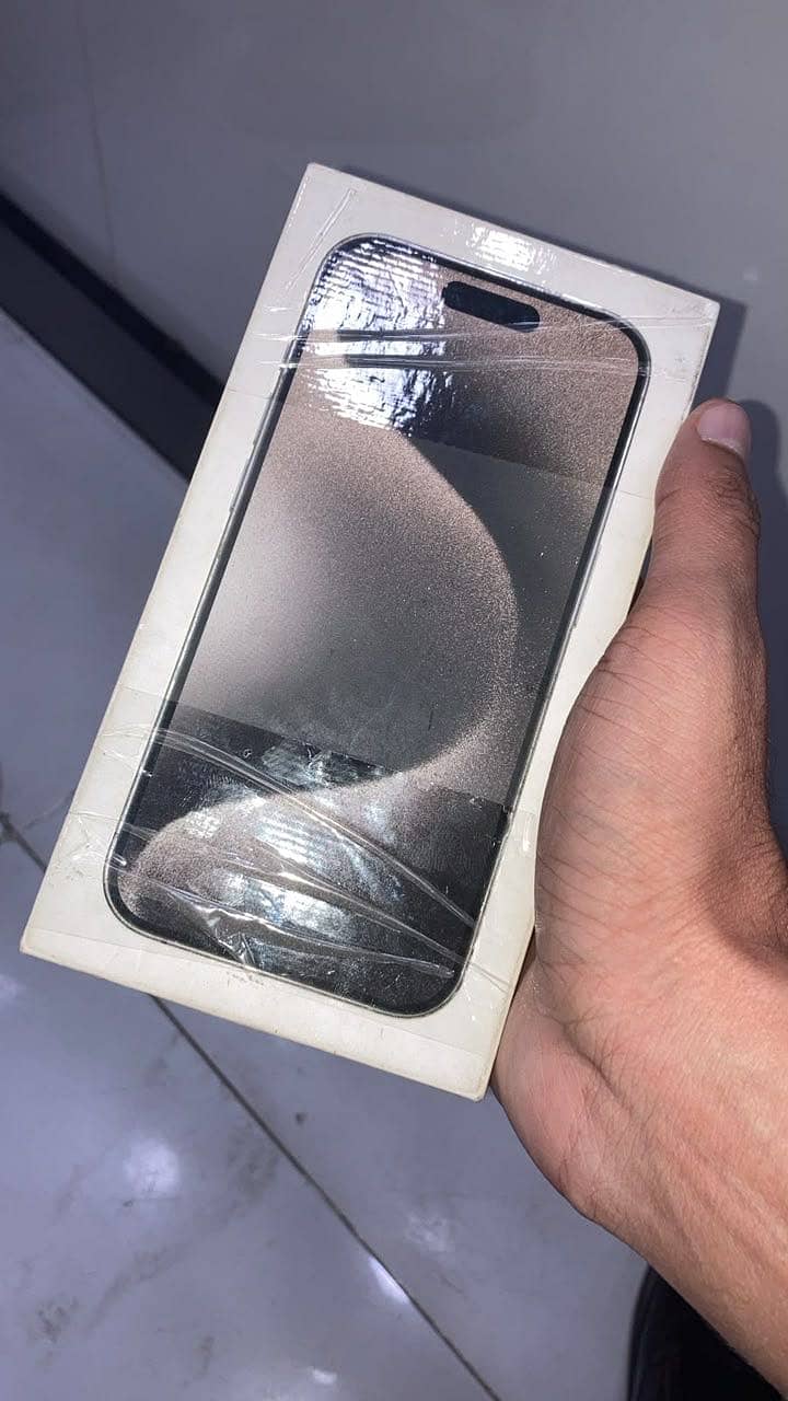 Apple iPhone 15 Pro 3