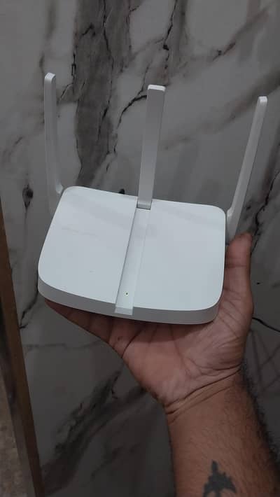 MERCUSYS 300 Mbqs multi mode wireless N router.  MW306R