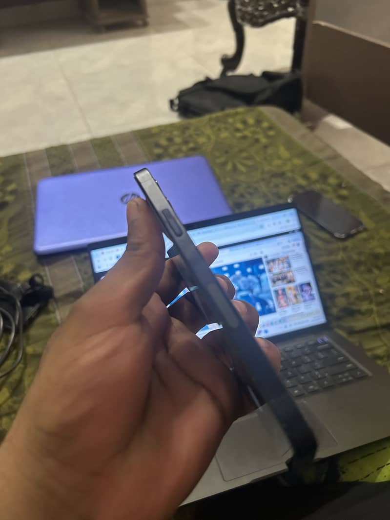 Apple iPhone 12 1