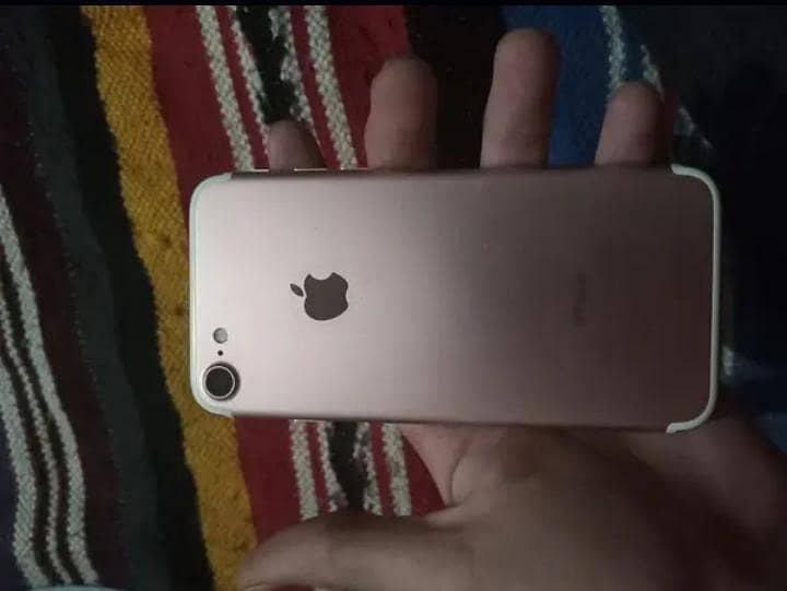 Apple iPhone 7 2