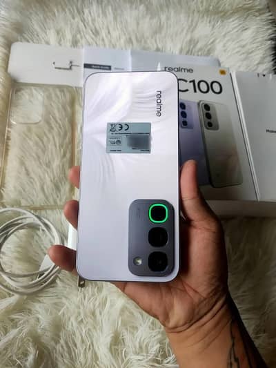 Realme c100