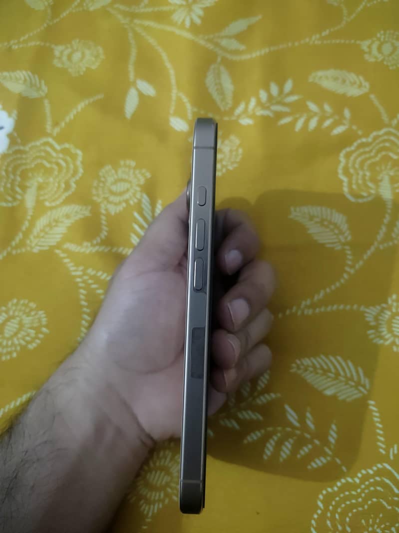 iphone 16 pro 1