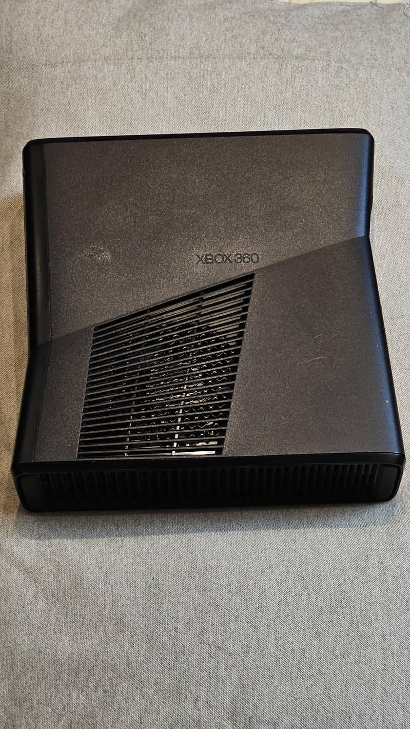 Xbox 360 S 1
