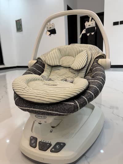 Graco Move with Me Infant Soother / Swing