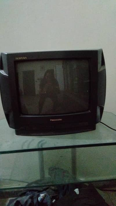 panasonce 14 inch tv for sale best candition 10 9