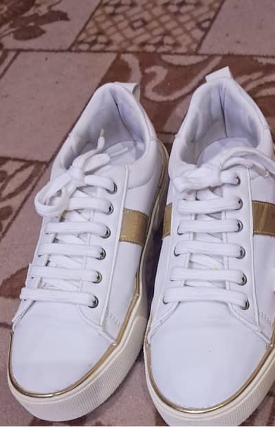 branded shoes size 40 urgent for sale