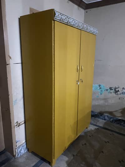 Brand new wardrobe 6x4 feet 20inches width