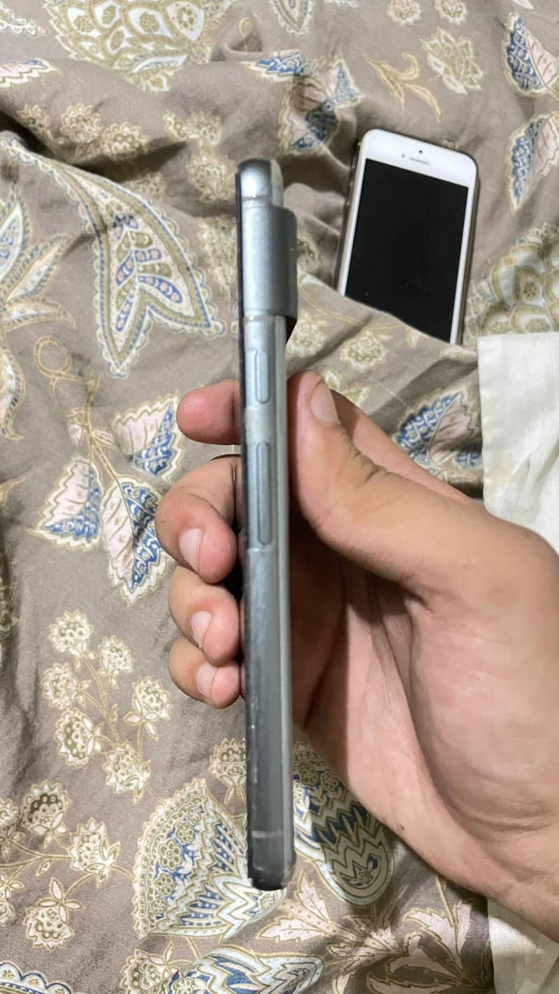Google Pixel 8 5
