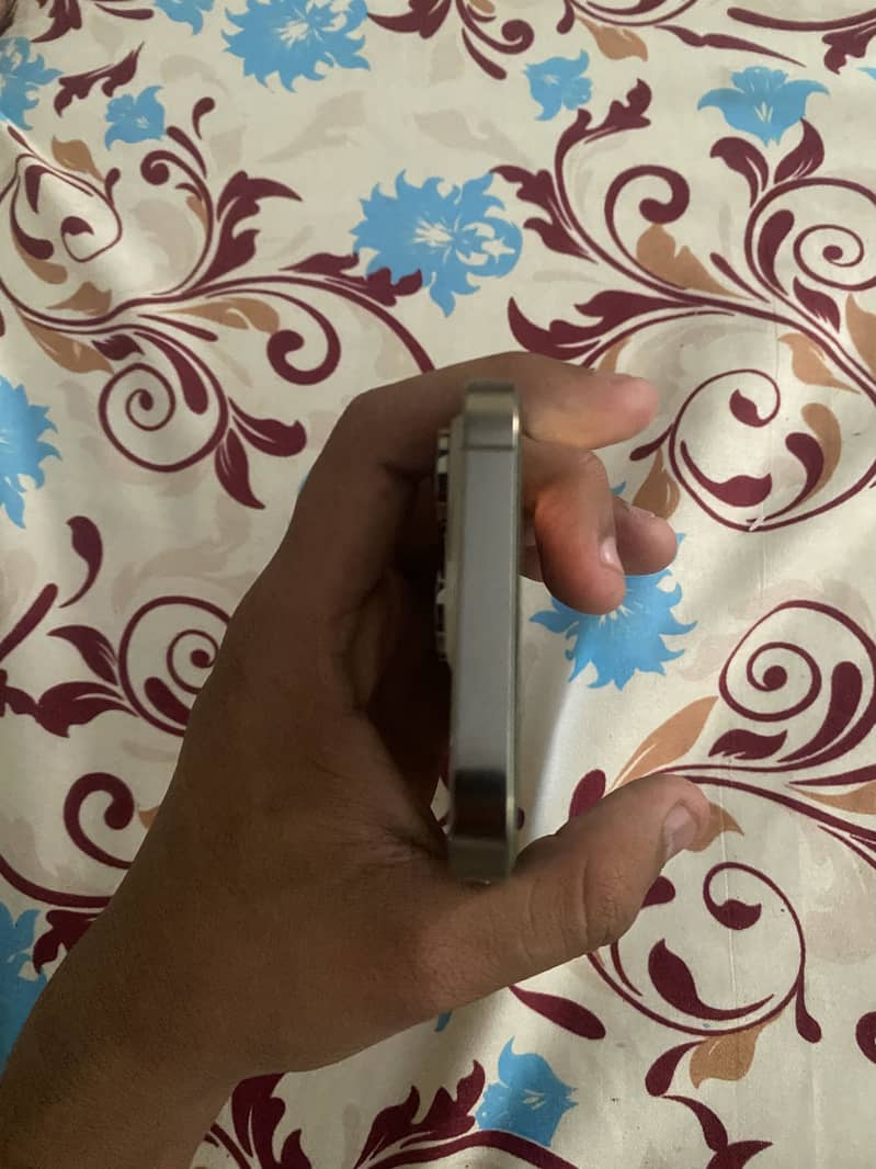 Apple iPhone 14 Pro 3