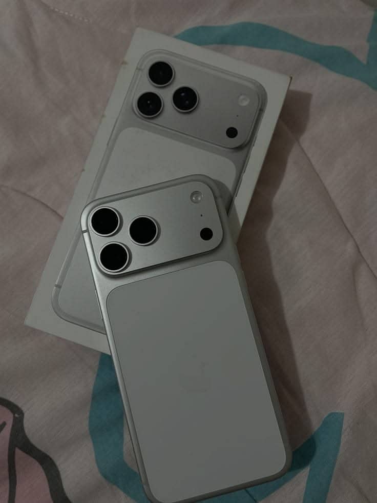 Apple iPhone 17 Pro Max 0