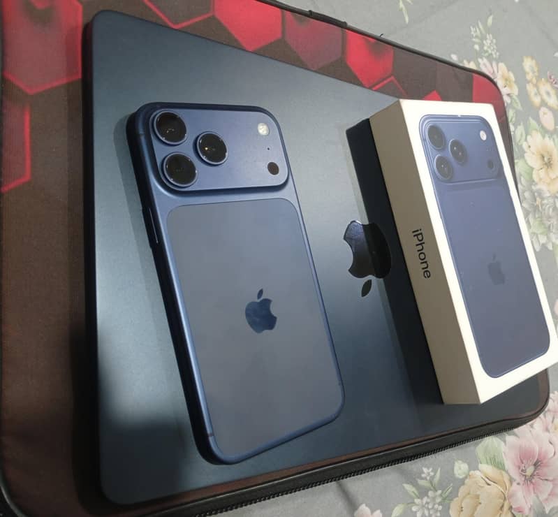 Apple iPhone 17 Pro Max 1