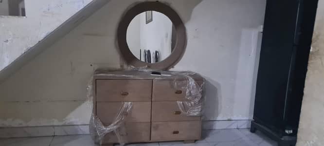 DRESSING WITH MIRROR BRAND NEW AND TWO SIDE TABLE 03261271600