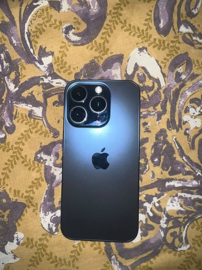 Apple iPhone 15 Pro 4