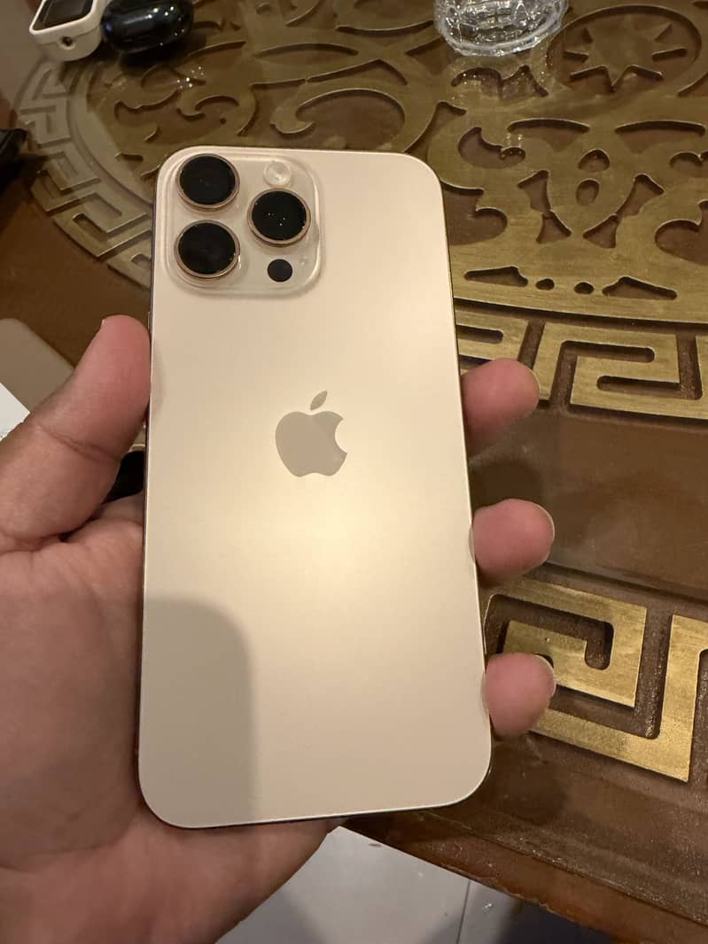 Apple iPhone 16 Pro Max 0