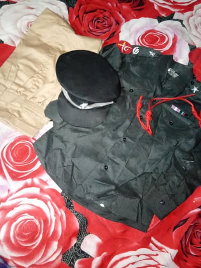 police ka dress ha