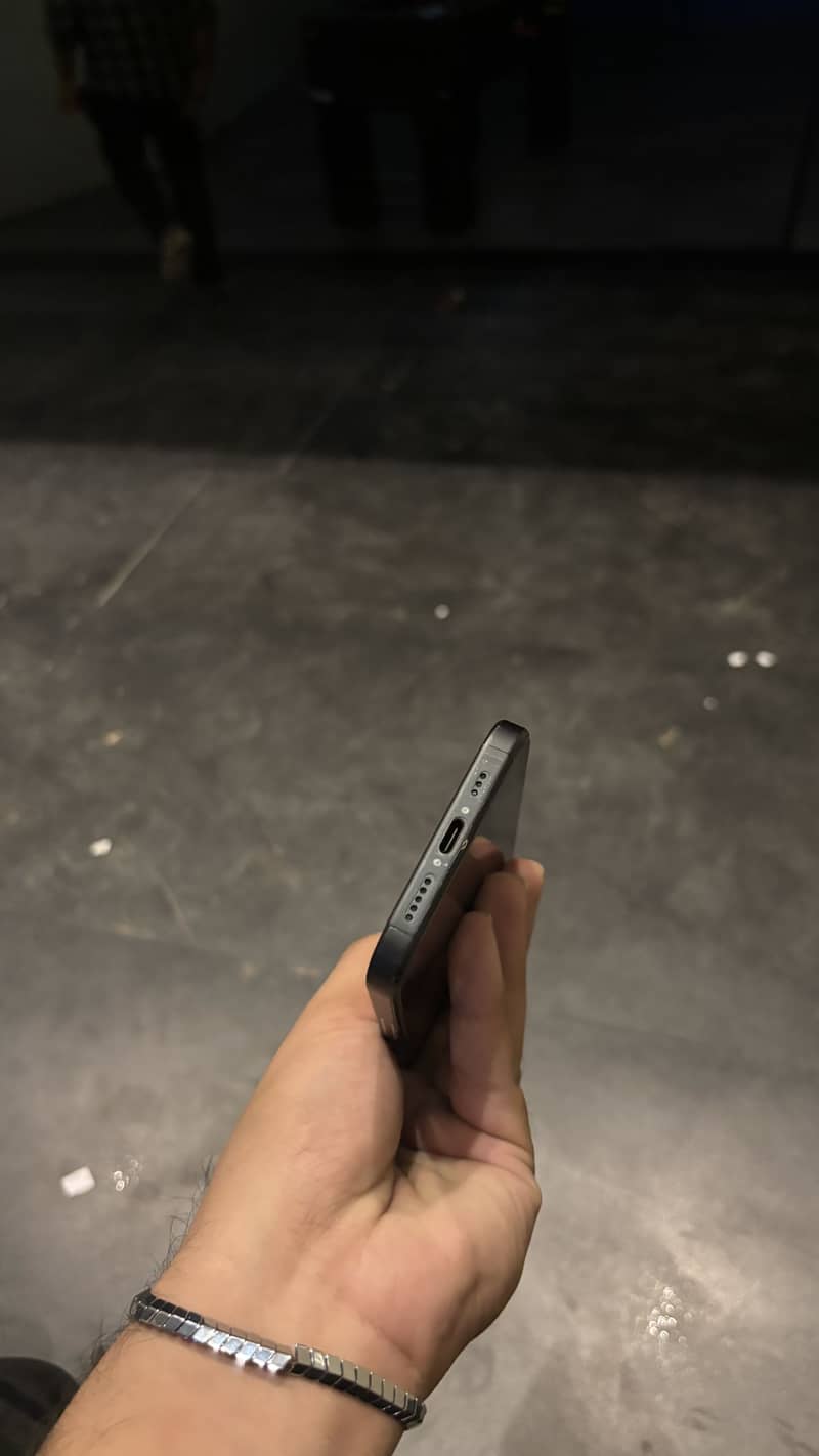 Apple iPhone 15 5
