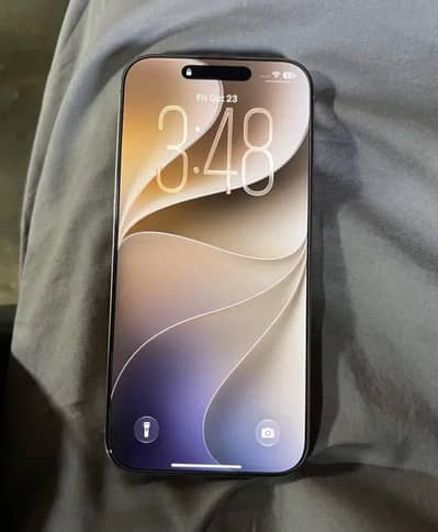 Apple iPhone 16