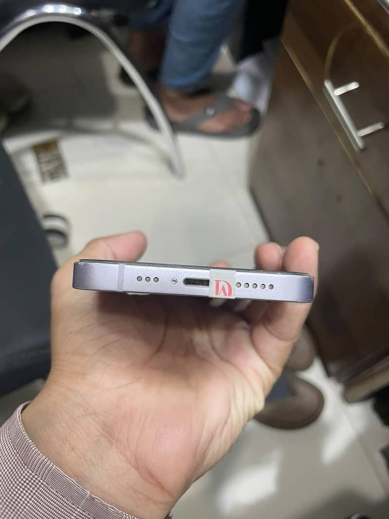 Apple iPhone 14 5