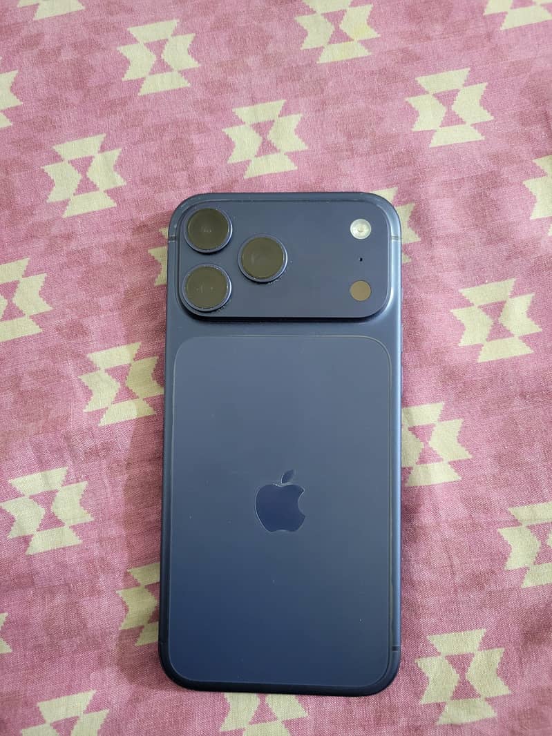 Apple iPhone 17 Pro Max 0