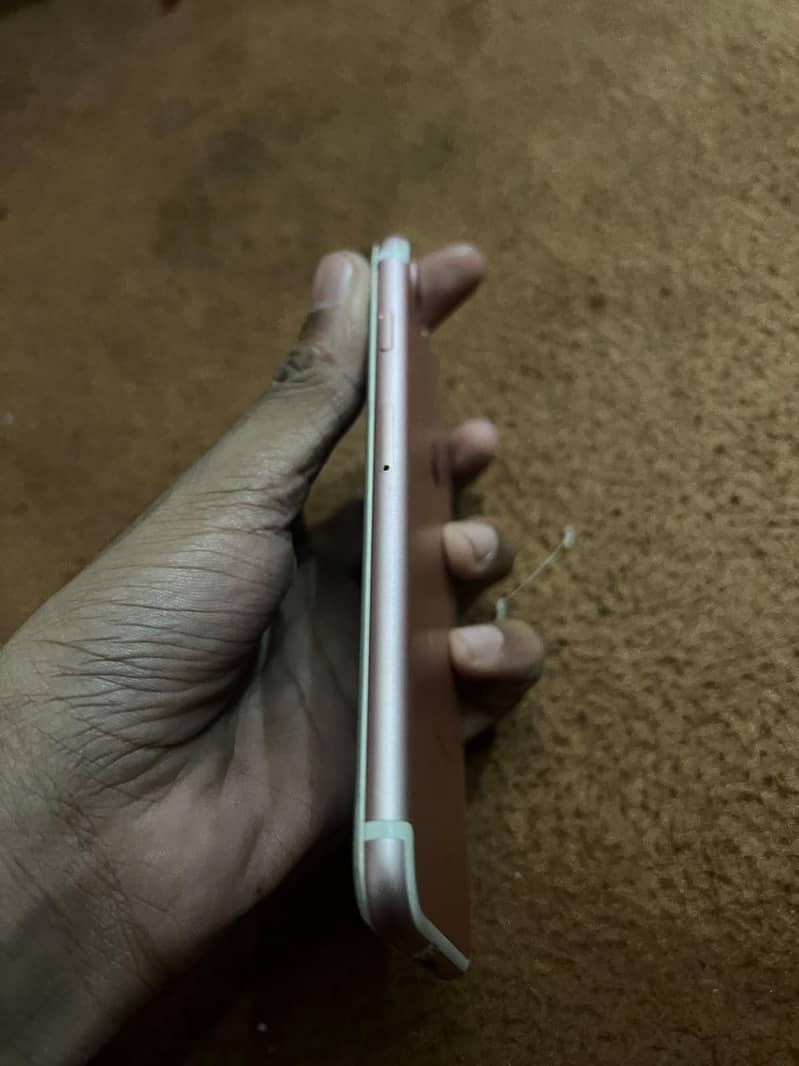 Apple iPhone 7 7