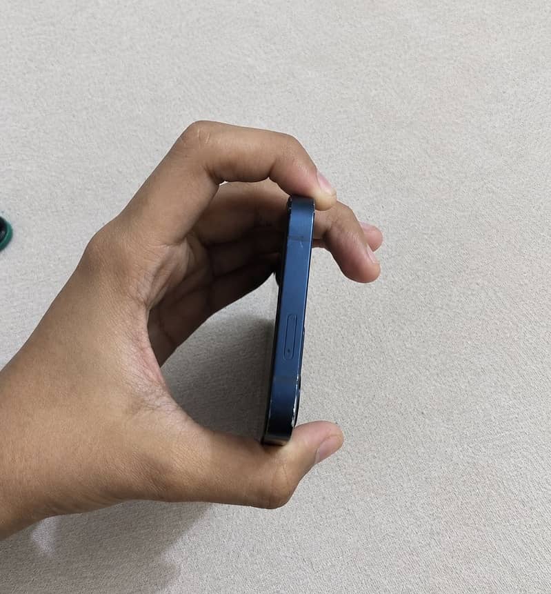Apple iPhone 12 mini 1