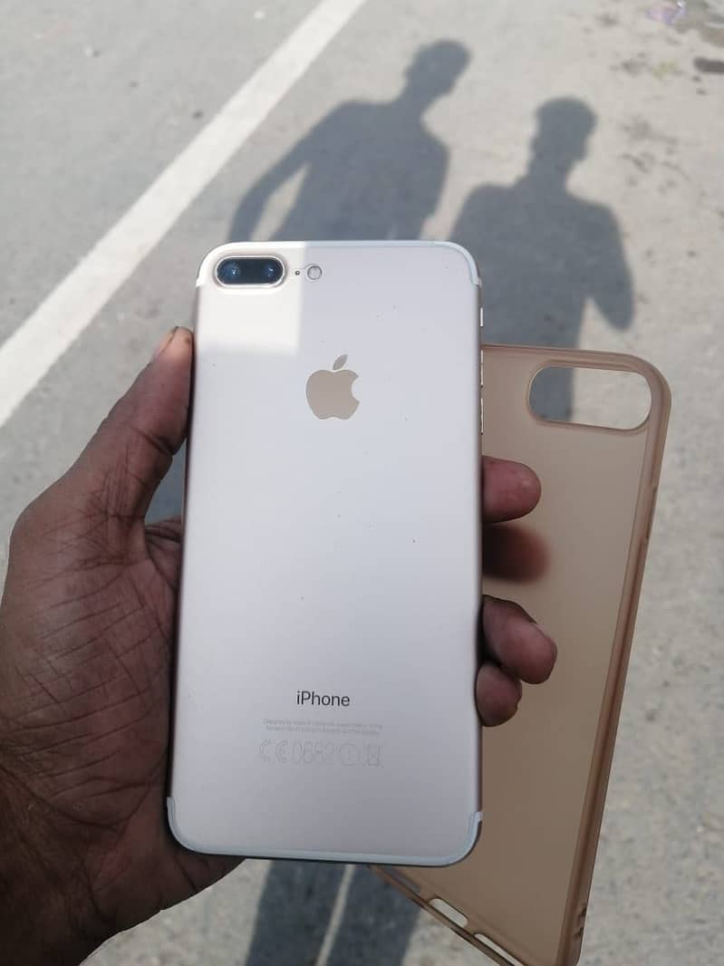 Apple iPhone 7 Plus 1