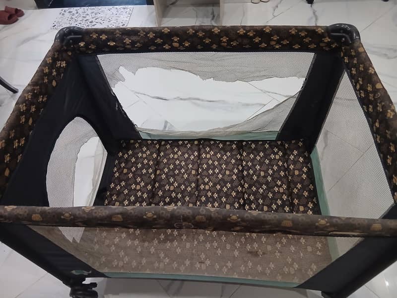 baby cot 1