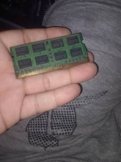 untested ram i dont know which verent is 2 gb or 4 gb
