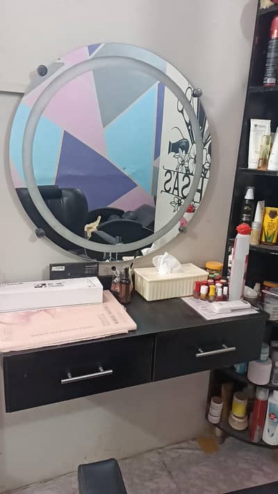 chair and mirror set with sider