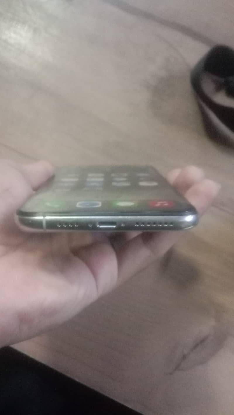 Apple iPhone XS Max 0