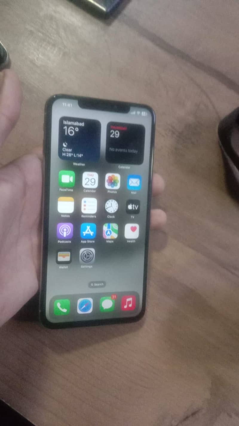 Apple iPhone XS Max 1