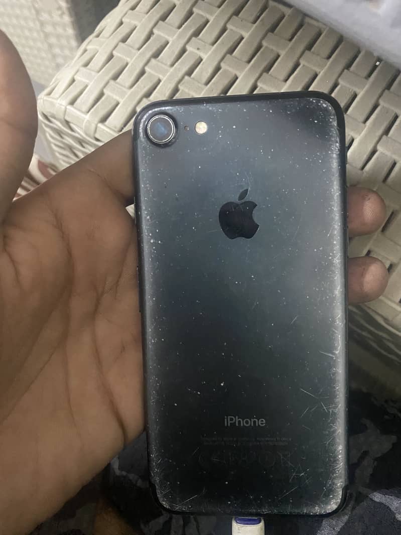 Apple iPhone 7 2