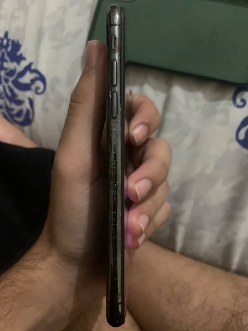 Apple iPhone X 5