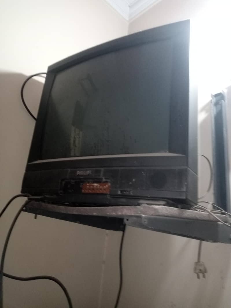 coloured T. V 3