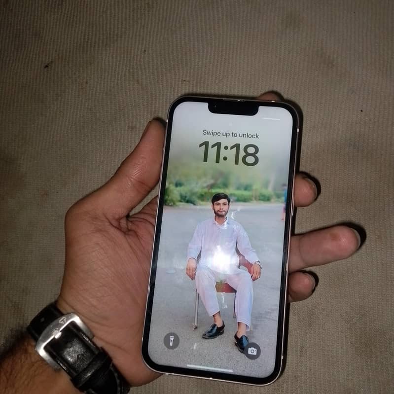 Apple iPhone 13 1