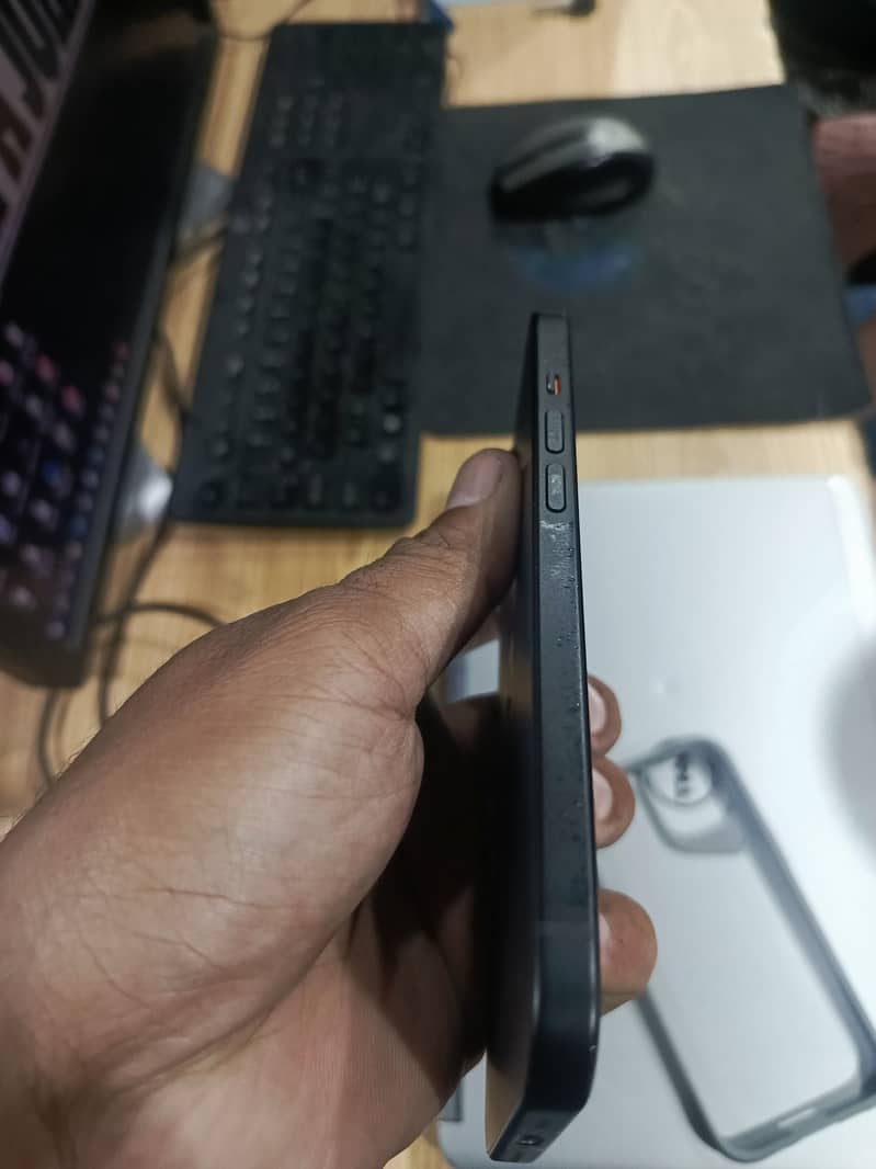 Apple iPhone 15 5