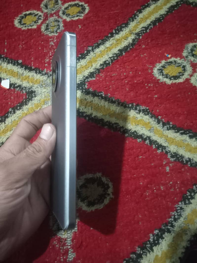 Sharp Aquos R7 4