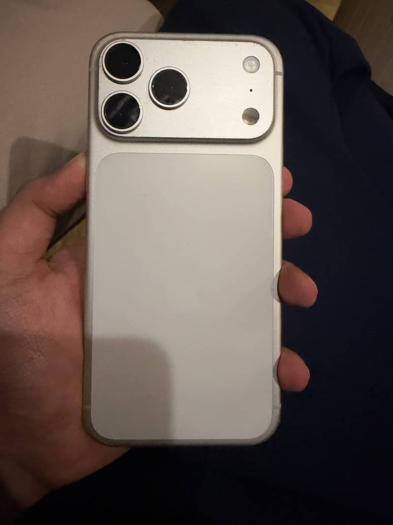 Apple iPhone 17 Pro Max 0
