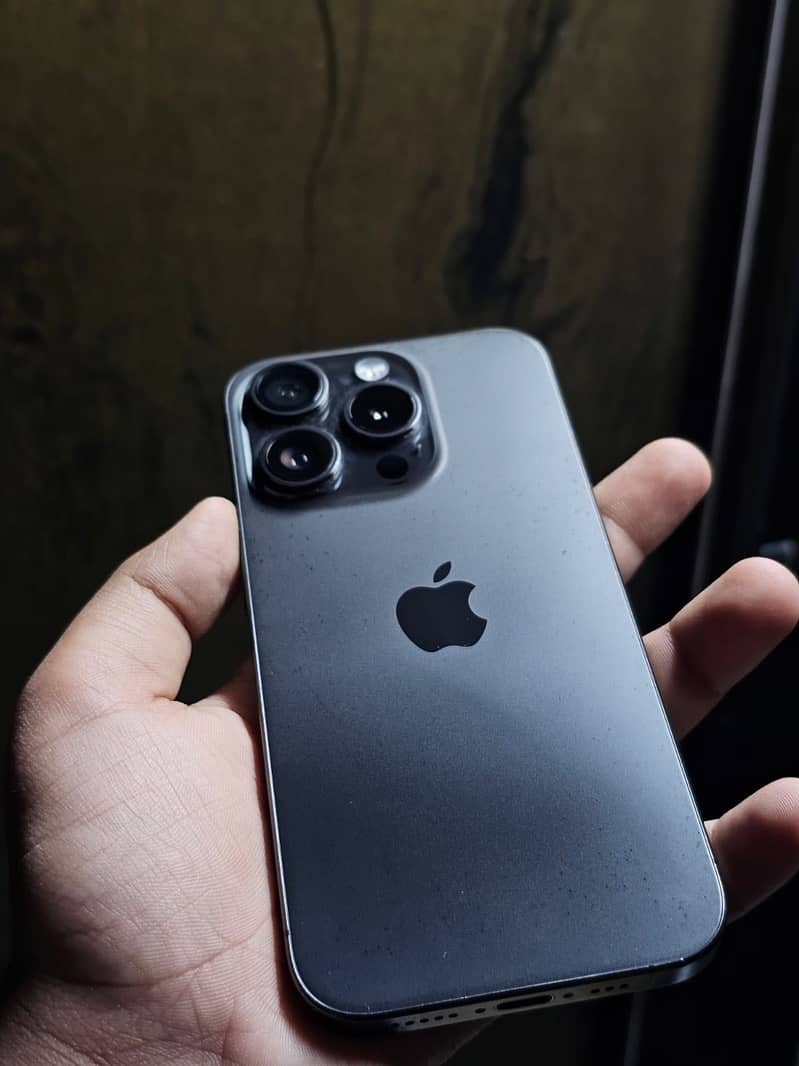 Apple iPhone 15 Pro 0