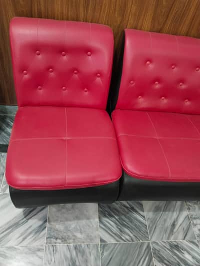 5 seater sofa sett leather for sale in neat and clean condition